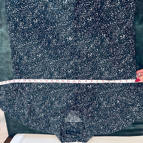 🔥Abercrombie & Fitch Men's Black and White Patterned Shirt🔥 - Picture 5 of 7